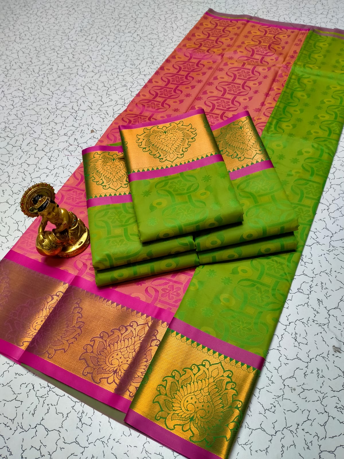 Elegant Green Soft Silk Saree with Contrast Gold Zari Border - PTS021
