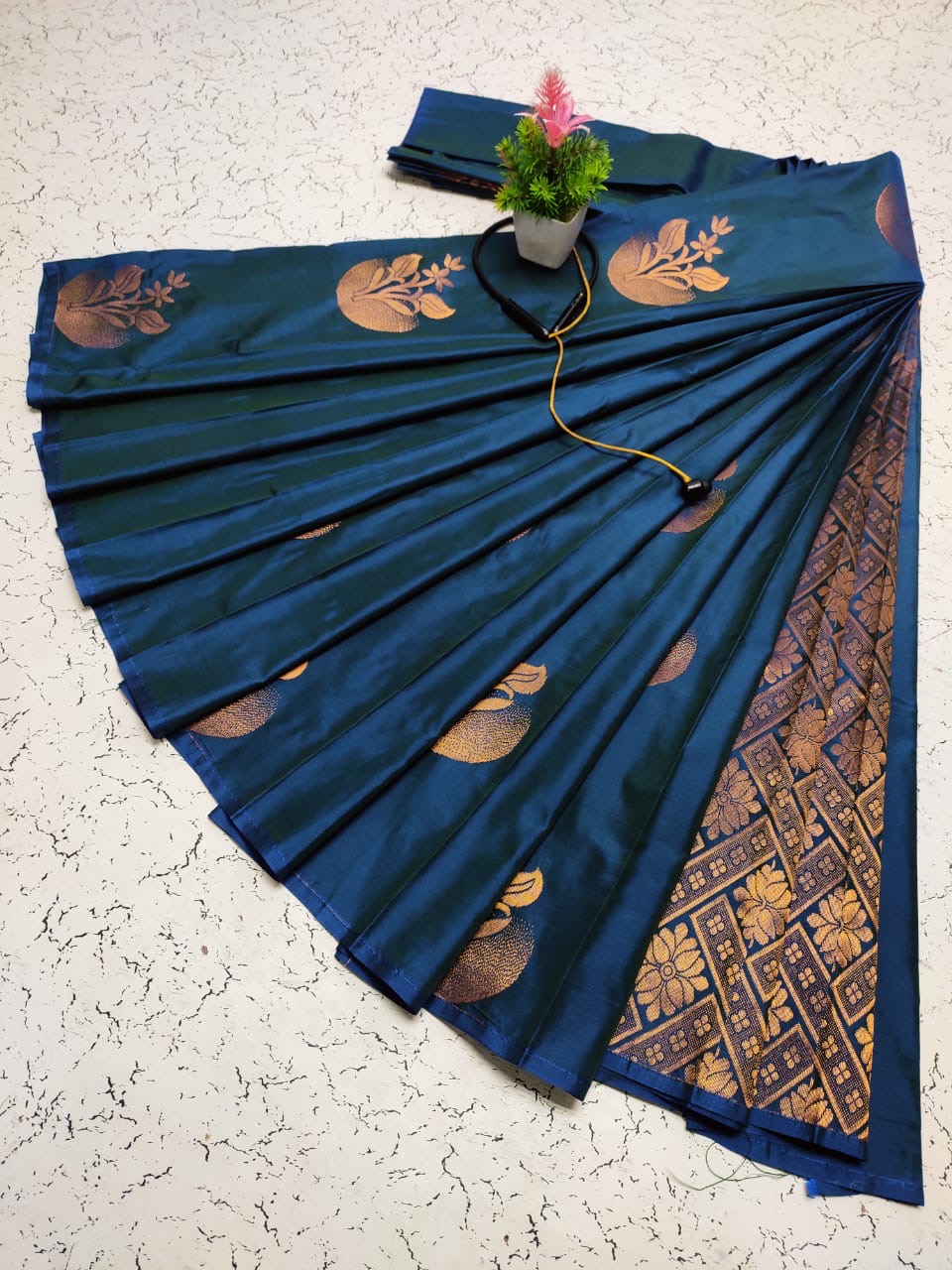 Kalai Tex Soft Silk Saree (SS046)