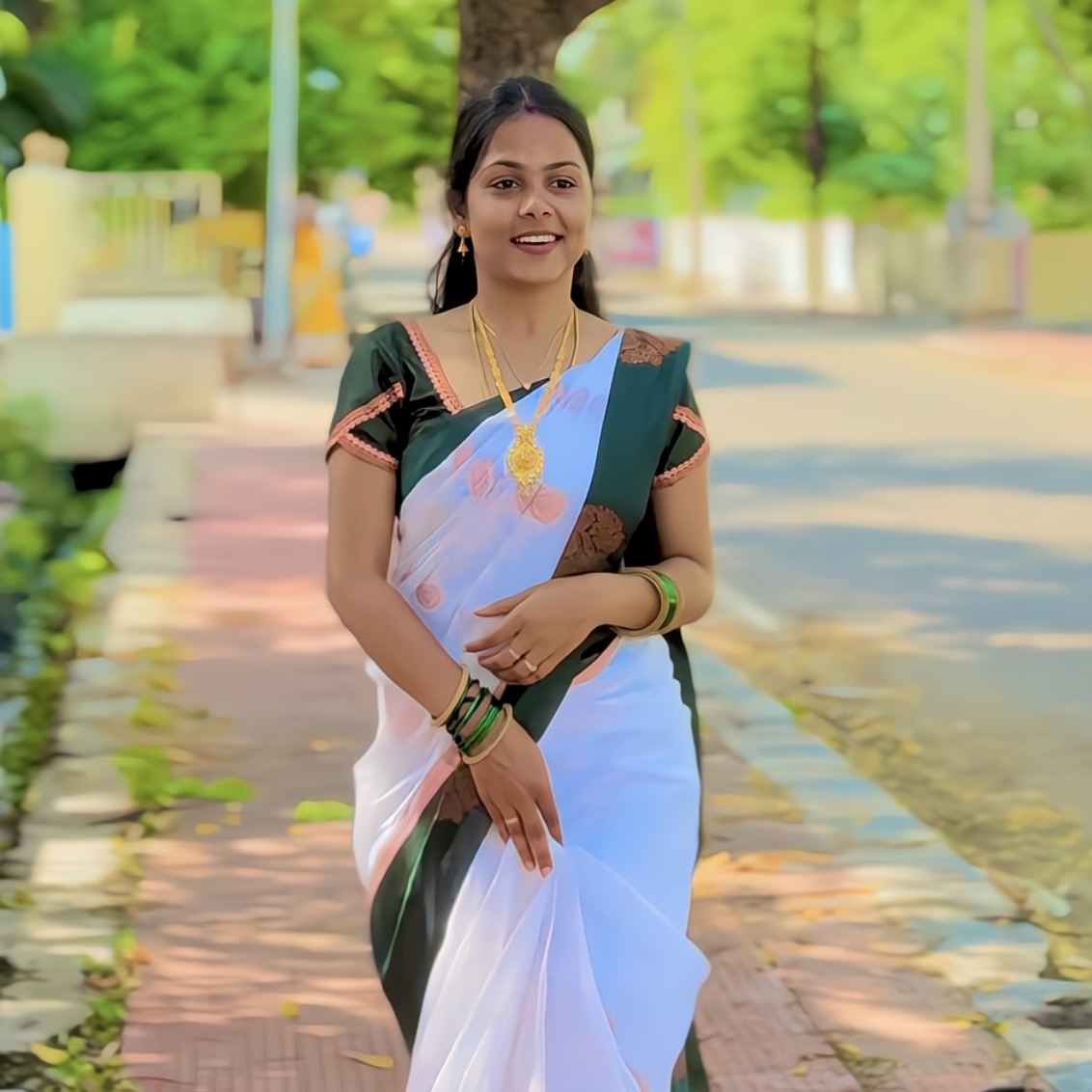 Elegant Uppada Silk Cotton Saree with Kottanj Zari Border – White & Bottle Green - KSC001